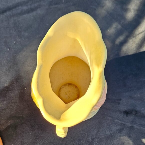 Hull Vases Very Collectible! - Picture 6 of 7